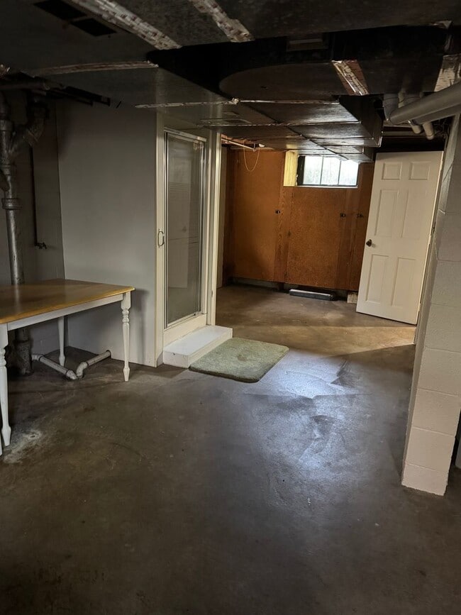 Building Photo - Brick Cape Cod in Upper Arlington School D...