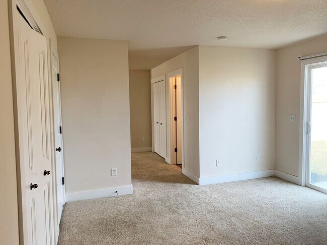 Building Photo - 720 Triumph Dr