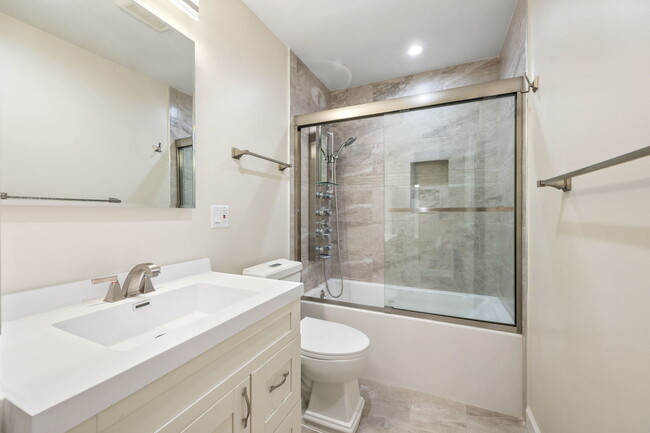 Building Photo - 940 Beau Dr