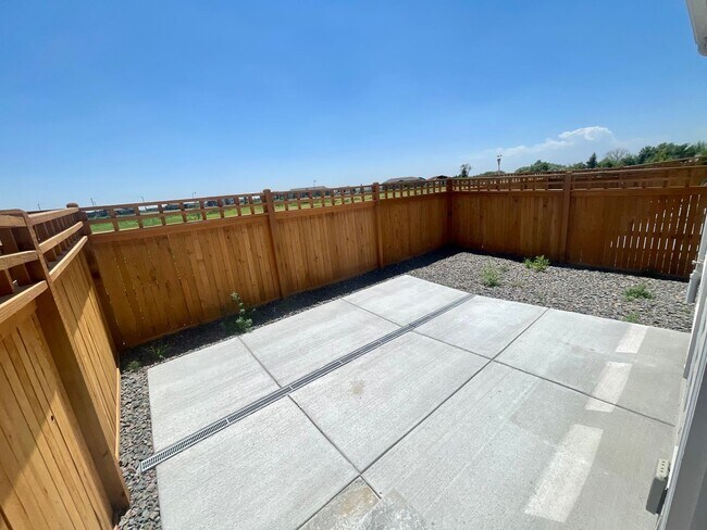 Building Photo - Gorgeous New Build 3 Bed 2 1/2 Bath in Tim...