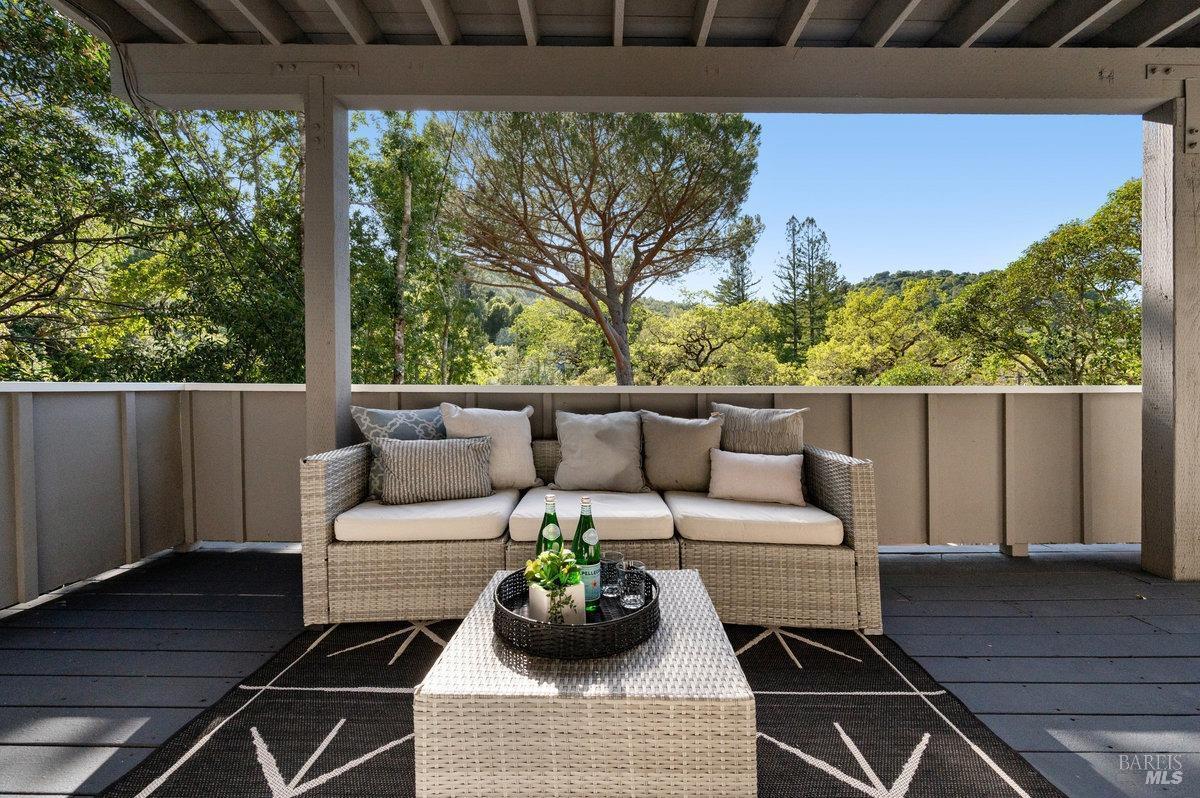 Outdoor decks - 19 Savannah Ave