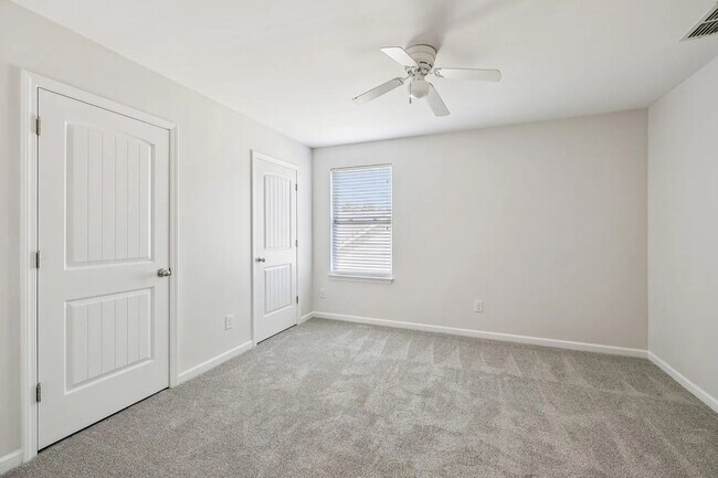 Building Photo - 1067 Muna Ct