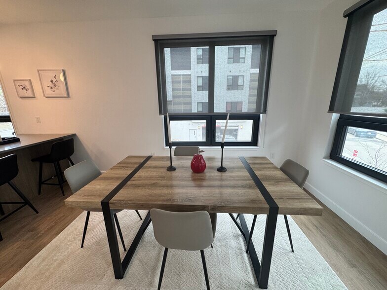 Building Photo - 130 Gardner St