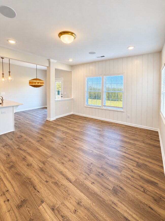 Building Photo - Now Leasing! 1 Month Free | Brand-New 3BR Home with 2-Car Garage Near Downtown Mooresville