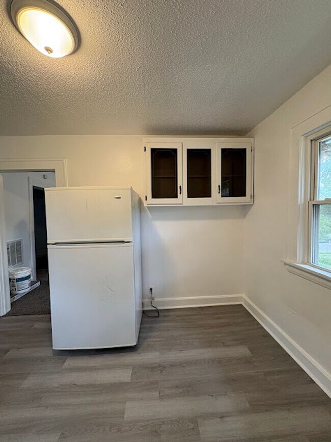 Building Photo - Work Duplex 360 Holdings
