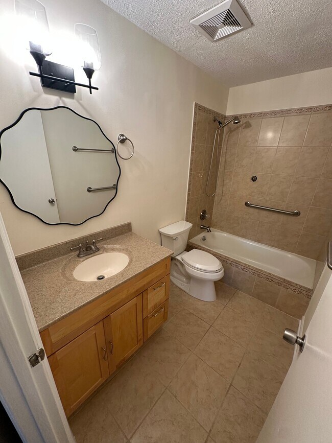 Building Photo - 7312 Barcliff Dr