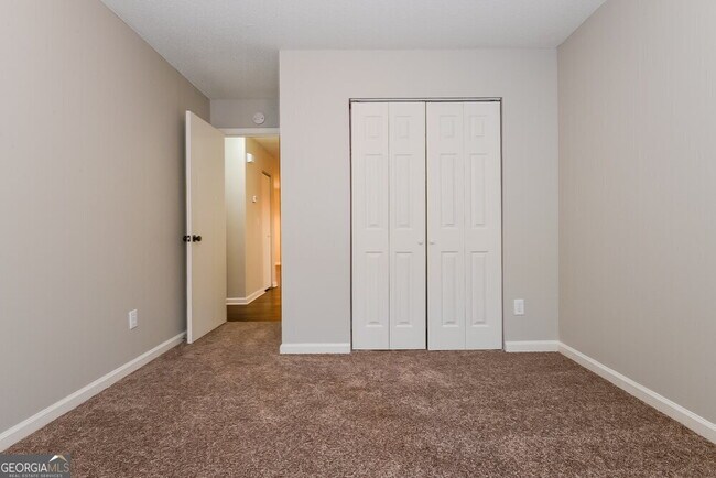 Building Photo - 1122 St Phillips Ct
