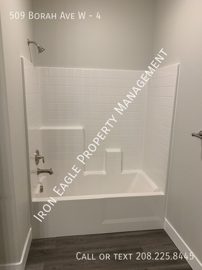 Building Photo - 509 Borah Ave W