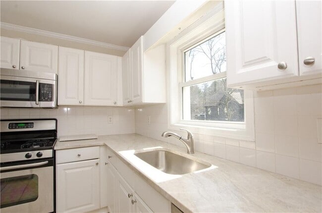 Building Photo - 1910 La Dawn Ln NW