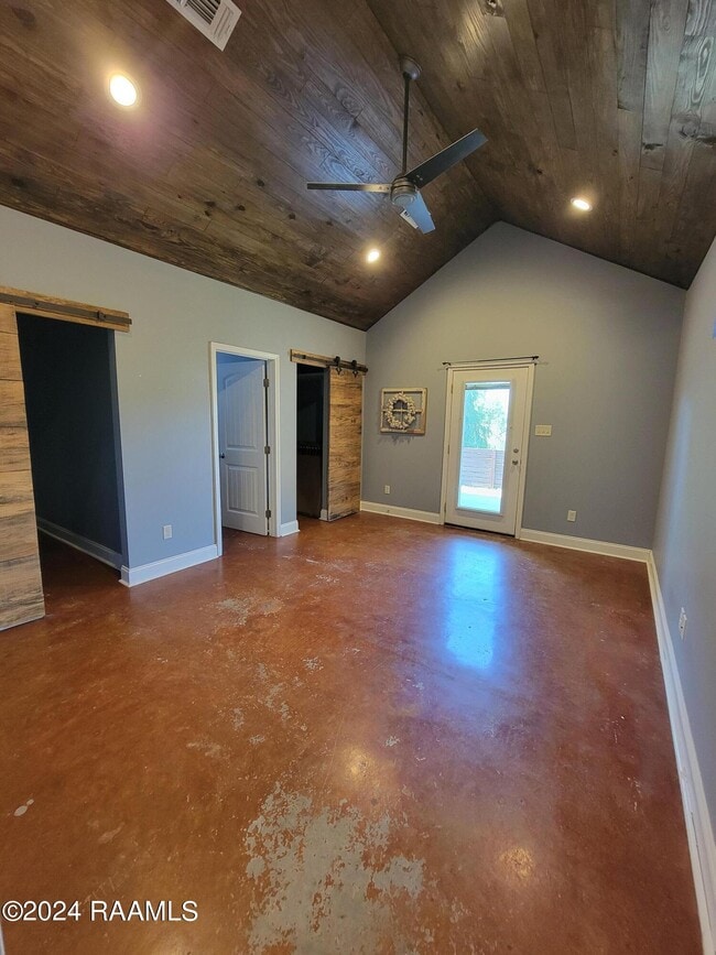 Building Photo - 917 W Broussard Rd