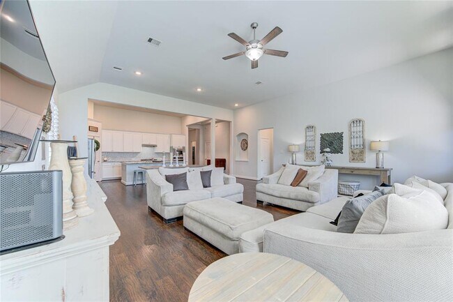 Building Photo - 29323 Sagewood Arbor Ln