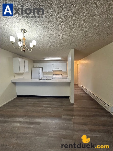 Building Photo - 2128 Marigold St