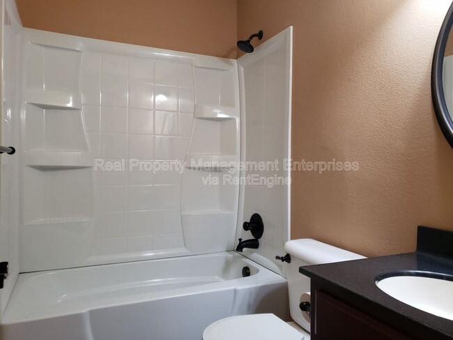 Building Photo - 329 Madison Pl Dr