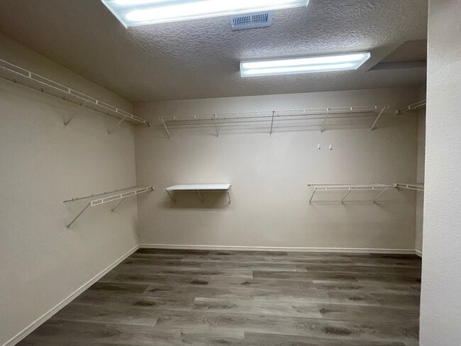 Building Photo - 9620 Sundoro Pl NW