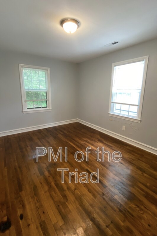 Building Photo - 2716 Ivy Ave