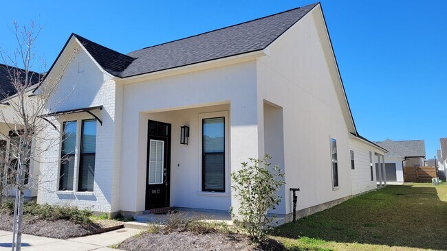 Building Photo - Shoe Creek 33/10112 Alderman Dr
