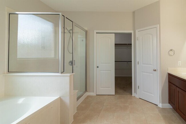 Building Photo - 2102 Monticello Ct