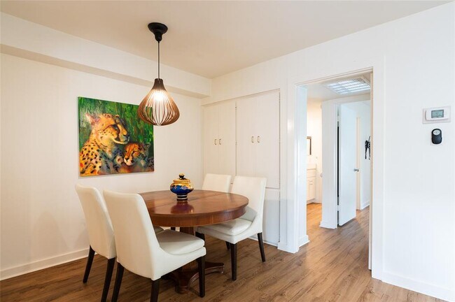 Building Photo - 7920 Rockwood Ln