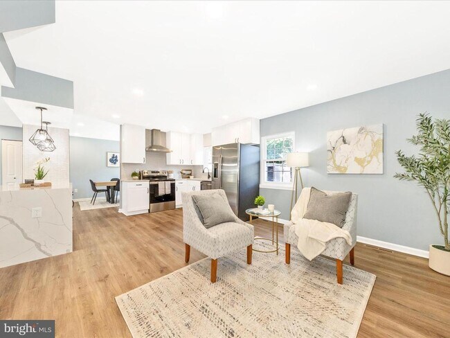 Building Photo - 1305 Peachtree Ct