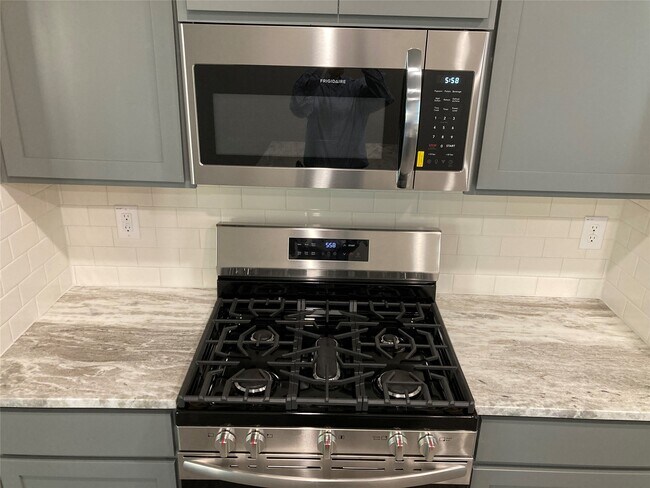 Building Photo - 22826 Ephesus Ave