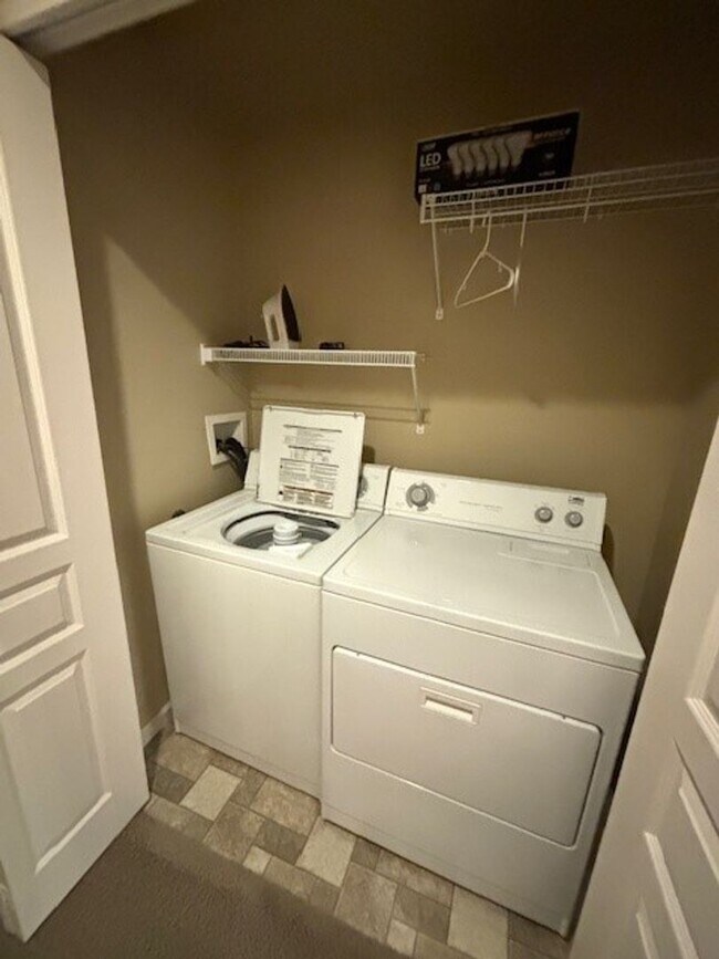 Building Photo - $500 OFF First Full Month's Rent | 12 Month Lease | Crescent Creek Community