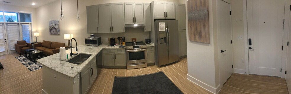 Building Photo - 6915 Endhaven Ln