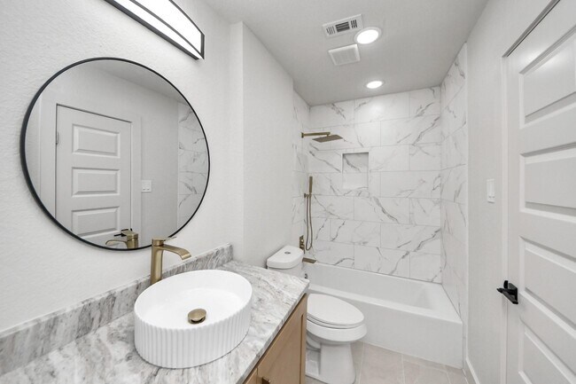 Building Photo - 13406 Shady Ln