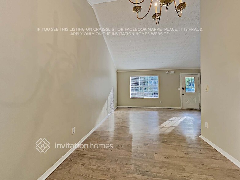 Building Photo - 10495 Ash Rill Dr
