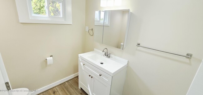 Building Photo - 304 Vine St