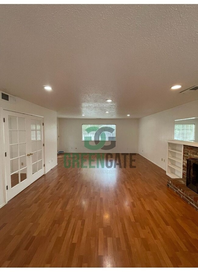 Building Photo - Spacious 4Bedroom 2Bath AVAILABLE NOW in Modesto!!