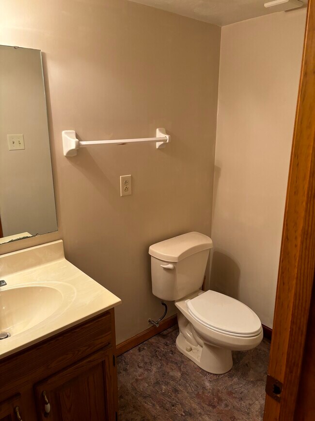 Building Photo - 309 Dogwood Dr