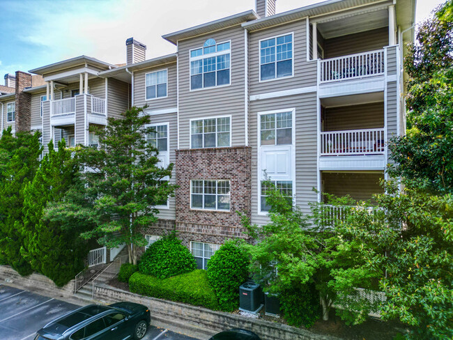 Primary Photo - 2700 Pine Tree Rd NE