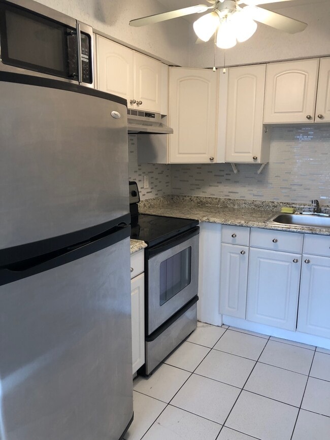 Primary Photo - 1816 E Oakland Park Blvd