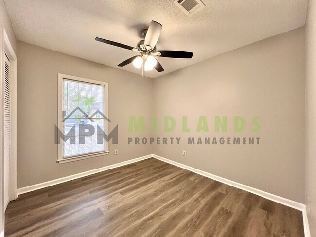 Building Photo - 237 Devonport Dr