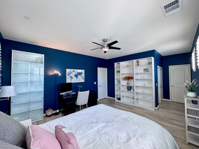 Building Photo - Stunning 5 Bedroom + Office Home with Priv...