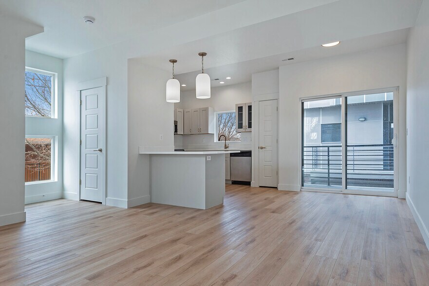 Building Photo - 1716 S 900 E