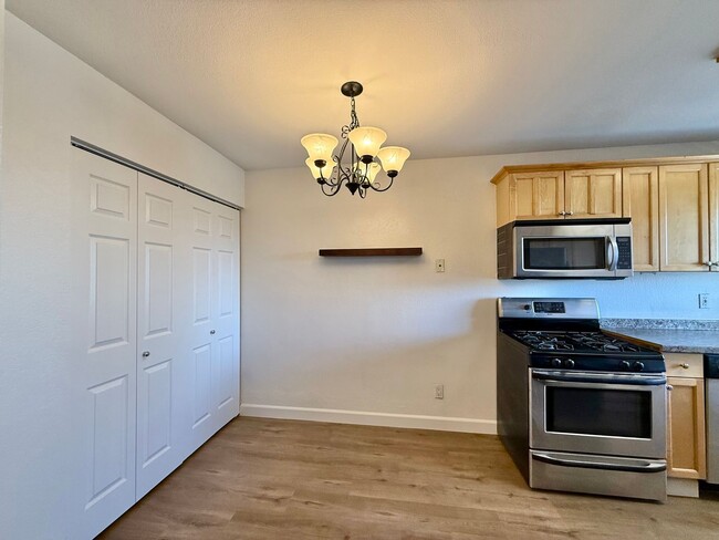 Building Photo - Upgraded and Bright 2nd floor Condo in Rolando near SDSU!!!