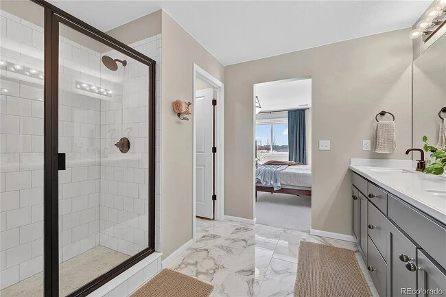 Building Photo - 949 N Undergrove Way