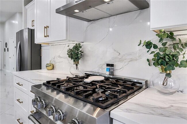 Building Photo - 241 Nacoochee Dr