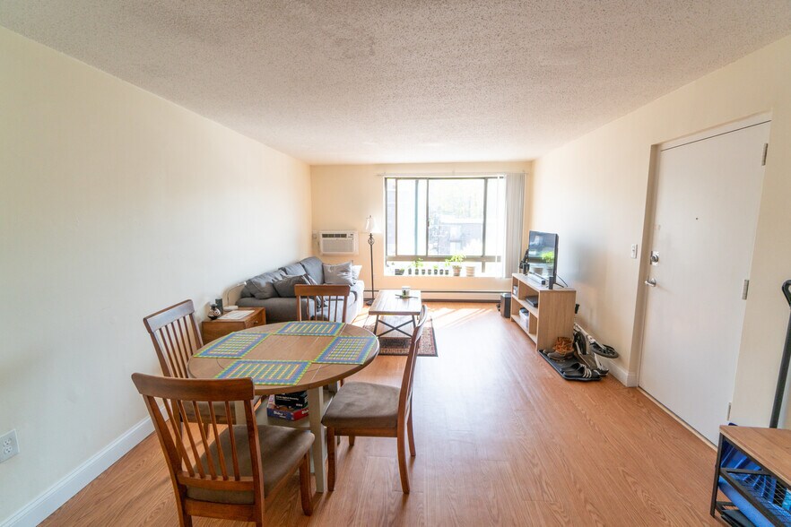 Primary Photo - 143 Tremont St