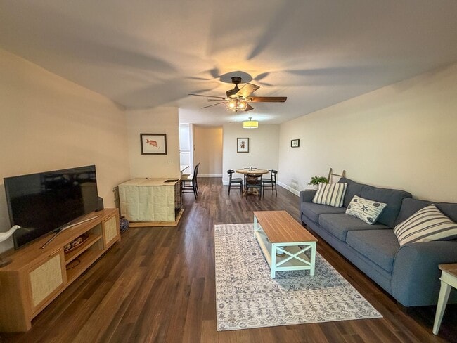 Building Photo - Biven's Lake Estates South #2728