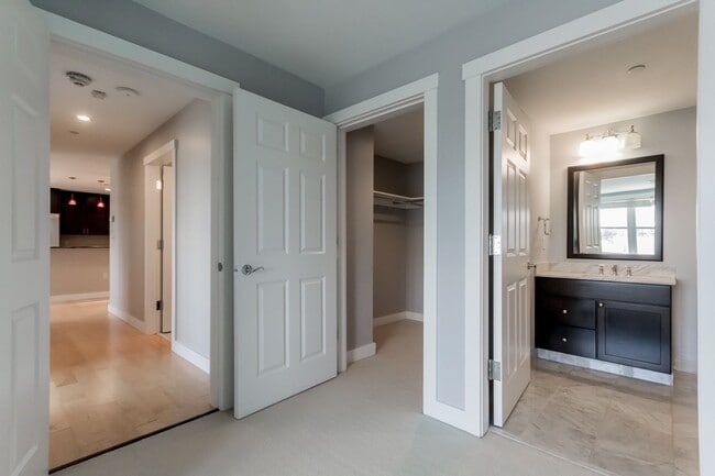 Building Photo - 2BR/2BA East Bayside Luxury Condo Near Old Port, W/D, Parking, Central AC, Views