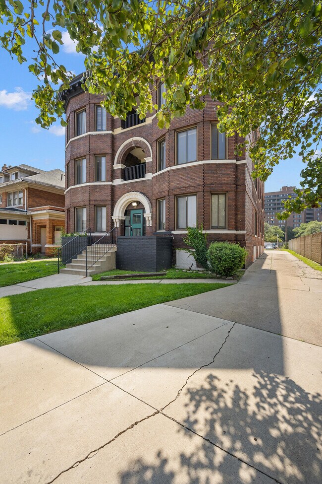 Primary Photo - 68 E Willis St
