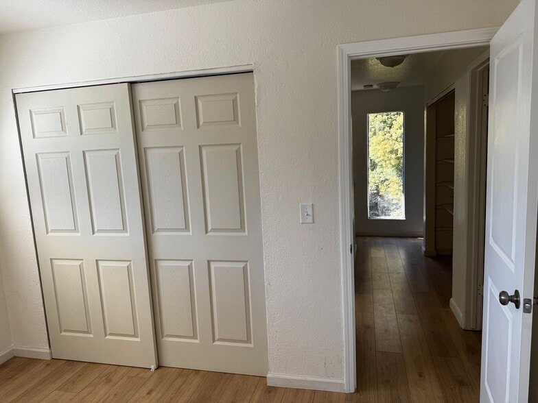 Building Photo - 6284 Porterfield Ct