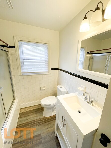 Building Photo - 3 Juanita Ct