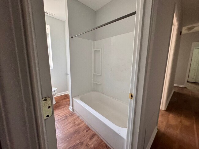 Building Photo - 1018 S 52nd St