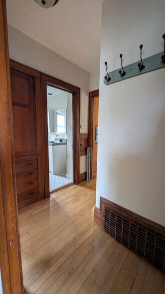 Building Photo - 569 N 65th St