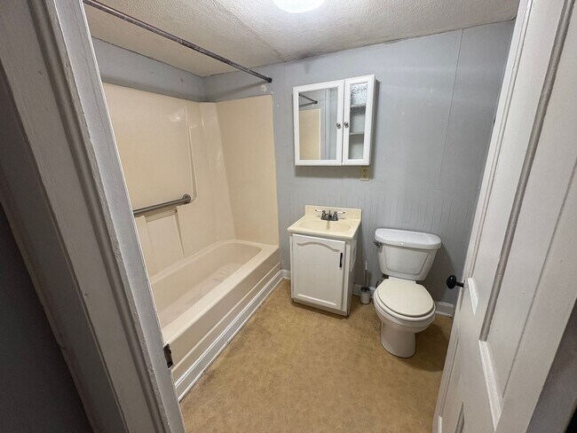 Building Photo - 507 S Third