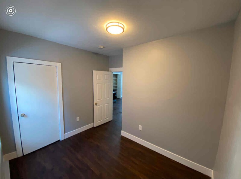 Building Photo - 102 Endicott St