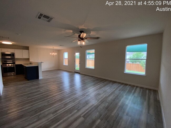 Building Photo - 5713 Silver Screen Dr